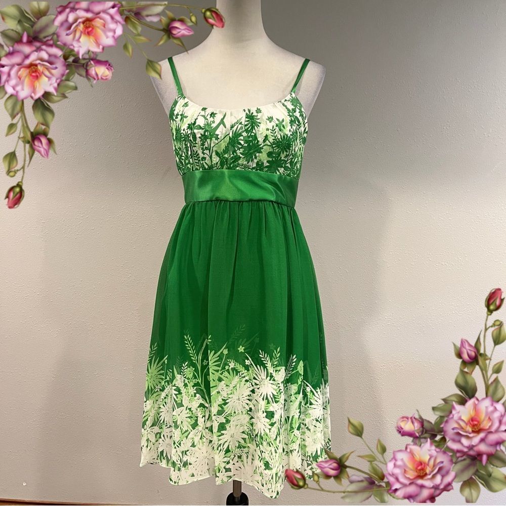 Donna Ricco silk Green & White Leaf Print knee‎ length Dress with straps size 4